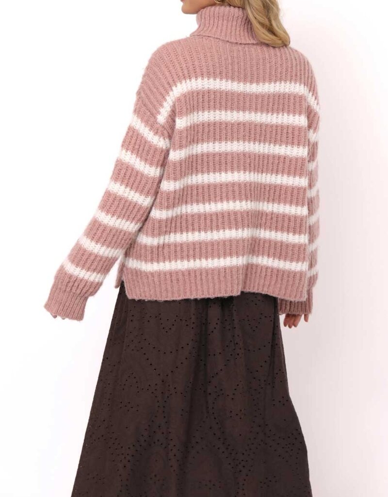 SADIE AND SAGE AKI STRIPED TURTLENECK