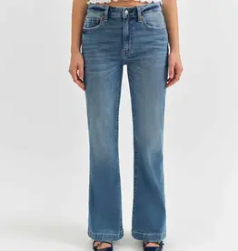 DAZE HEARTBREAKER MID RISE FLARE JEANS
