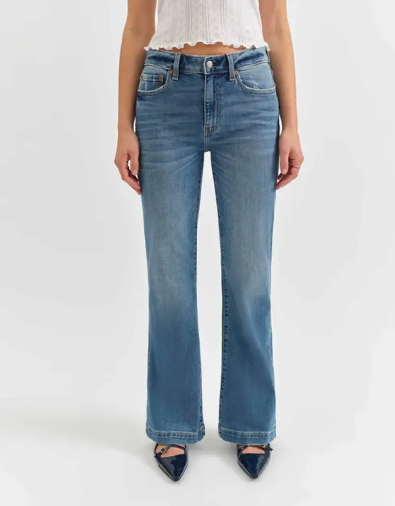 DAZE HEARTBREAKER MID RISE FLARE JEANS