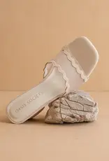 OASIS SOCIETY TRINA SCALLOPED MESH BLOCK HEEL