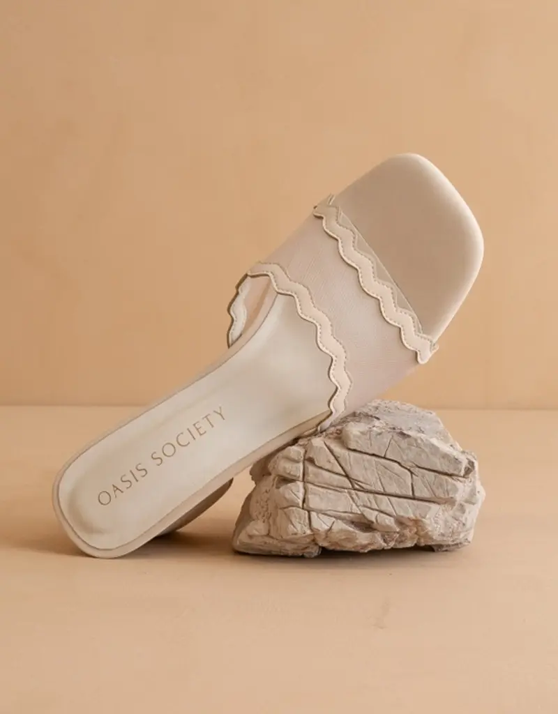 OASIS SOCIETY TRINA SCALLOPED MESH BLOCK HEEL