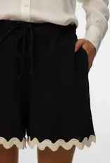 VERO MODA JENNA SHORTS W/ SCALLOPPED EDGE