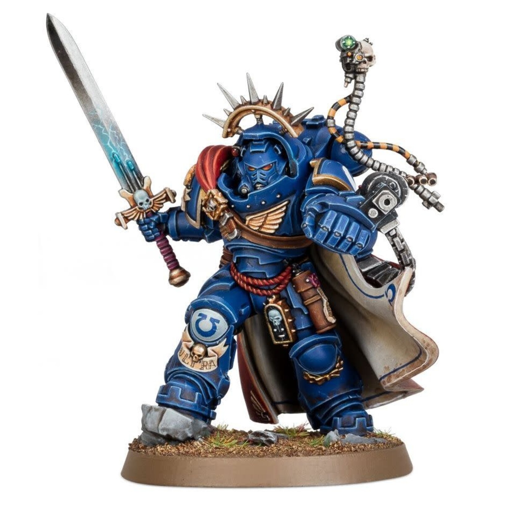 SPACE MARINES CAPTAIN IN GRAVIS ARMOUR