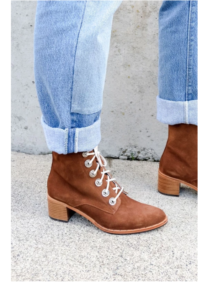 freda salvador lace up boots