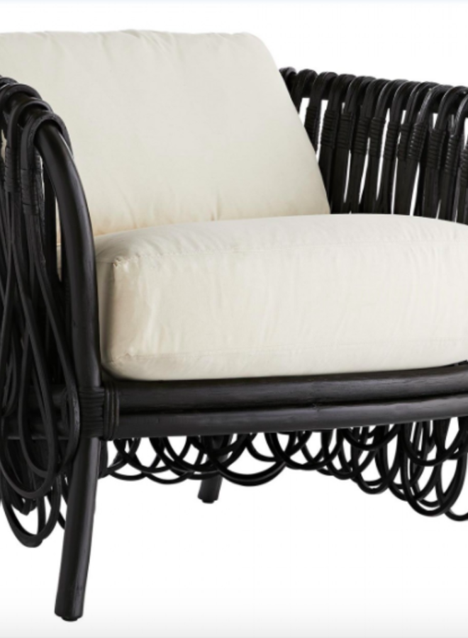 STRATA LOUNGE CHAIR | MUSLIN BLACK RATTAN