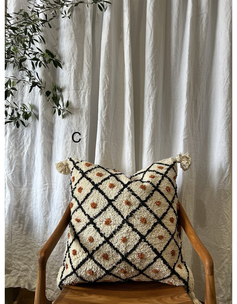 24X24 MOROCCAN SHAG PILLOW