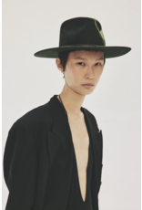 JANESSA LEONÉ WYNN HAT IN DEEP GREEN