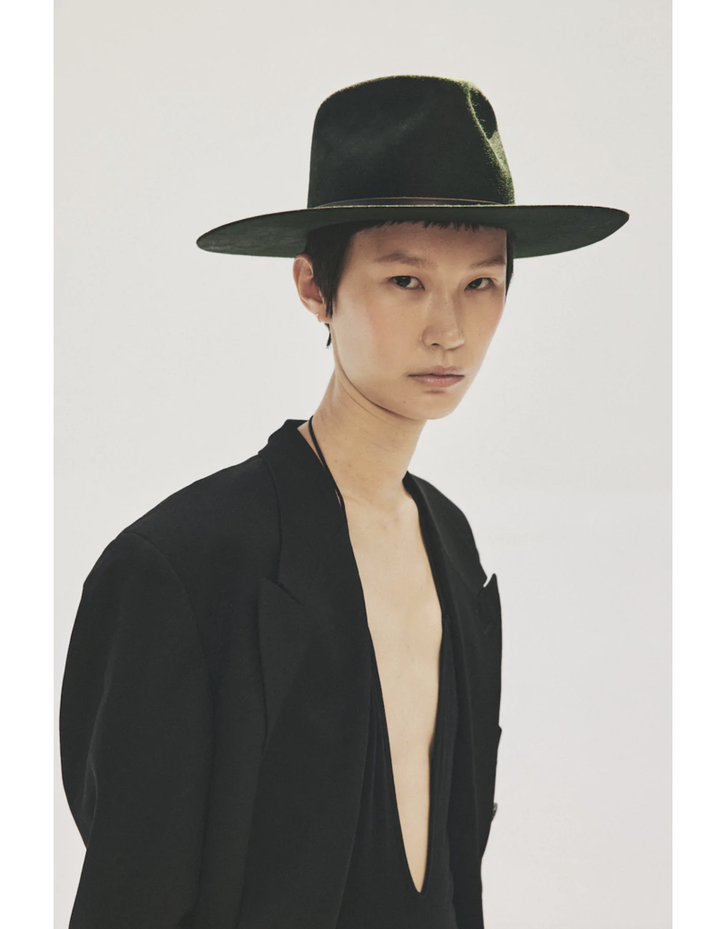 JANESSA LEONÉ WYNN HAT IN DEEP GREEN