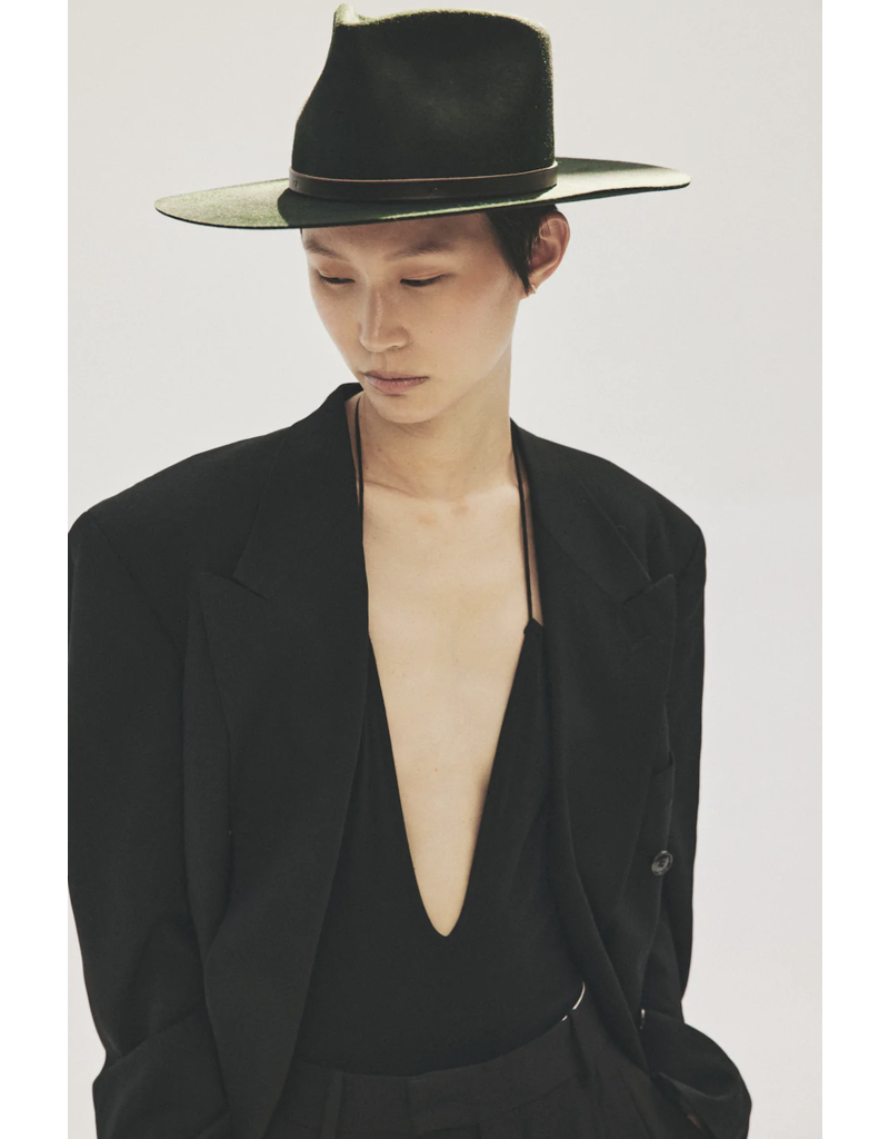 JANESSA LEONÉ WYNN HAT IN DEEP GREEN