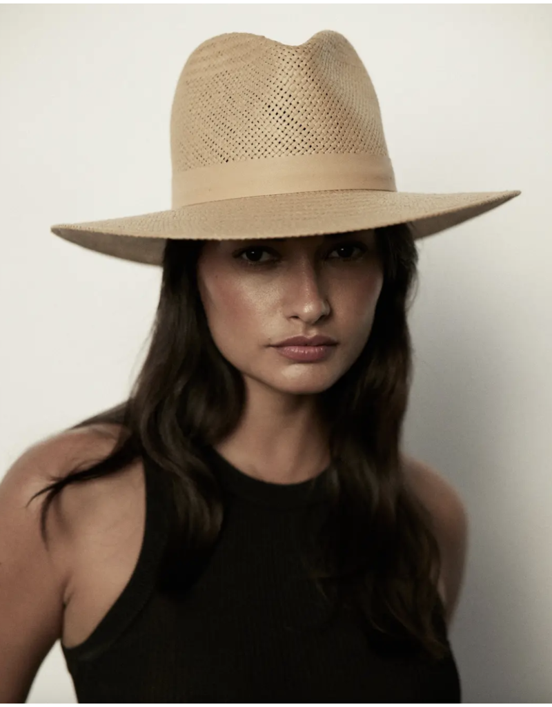 JANESSA LEONÉ SIMONE HAT IN SAND