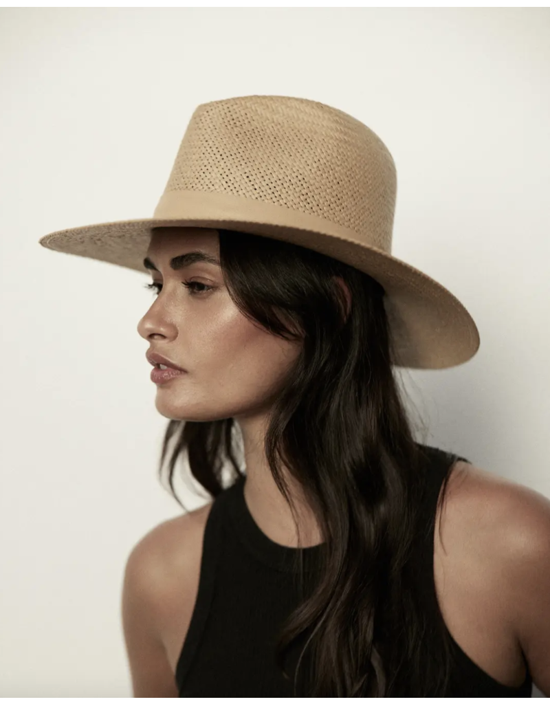 JANESSA LEONÉ SIMONE HAT IN SAND