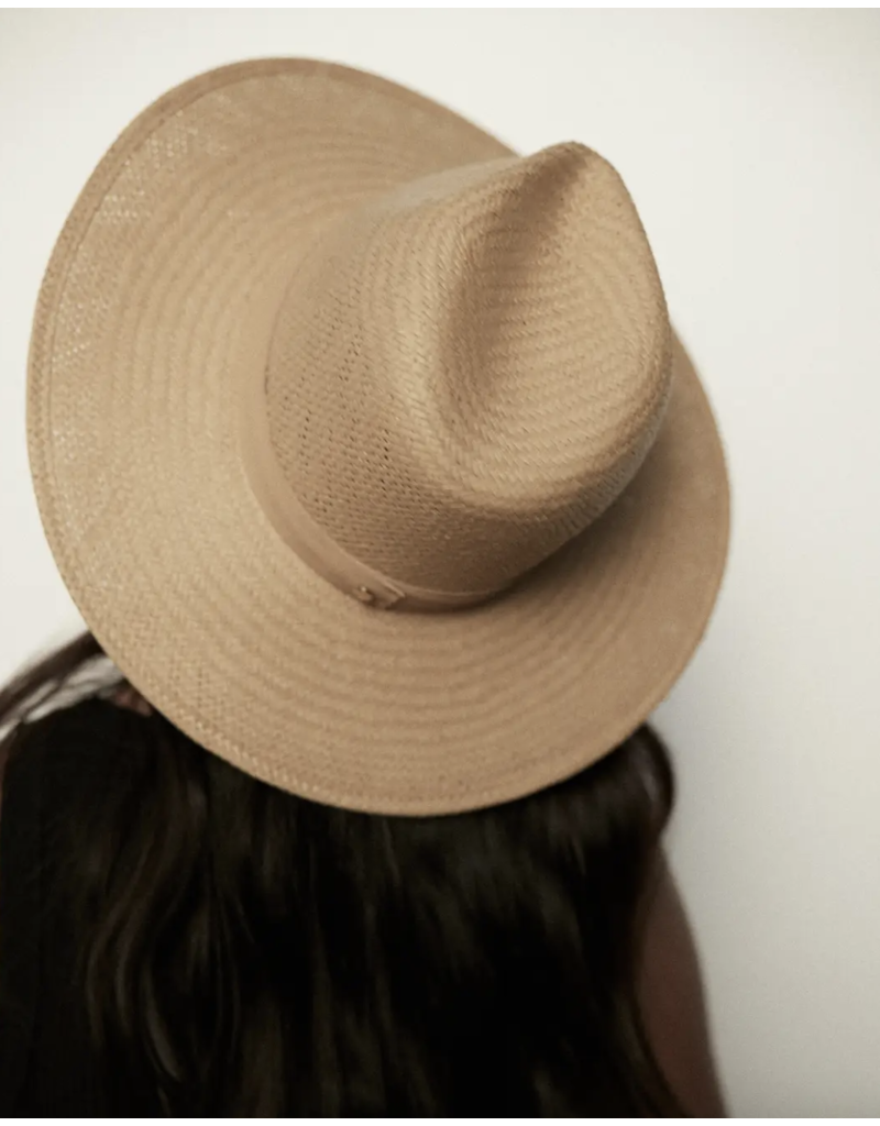 JANESSA LEONÉ SIMONE HAT IN SAND