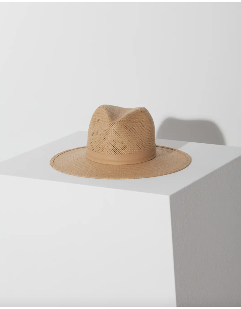JANESSA LEONÉ SIMONE HAT IN SAND