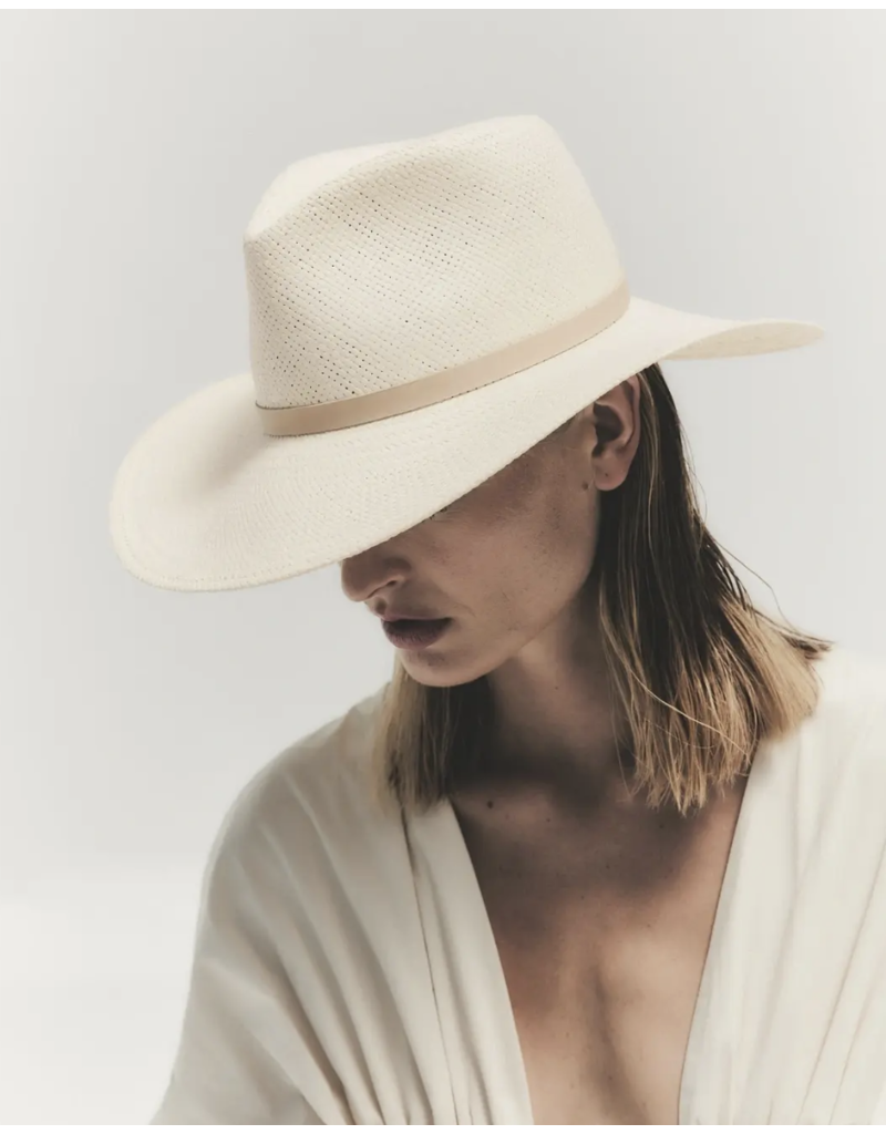 JANESSA LEONÉ SHERMAN HAT IN NATURAL