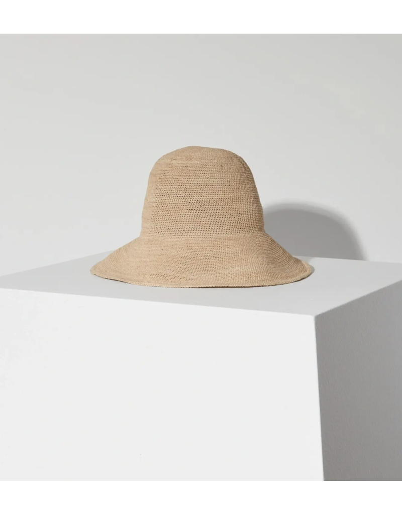 JANESSA LEONÉ TEAGAN HAT IN NATURAL