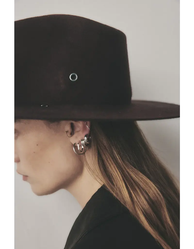 JANESSA LEONÉ SABINA HAT IN BURGUNDY