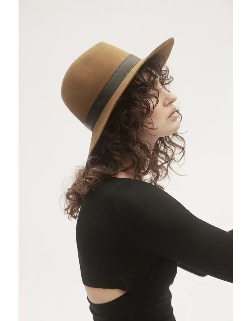 JANESSA LEONÉ PAOLA HAT IN CITRON