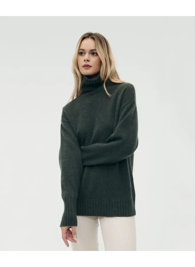 LUXE CASHMERE TURTLENECK TUNIC IN OLIVE