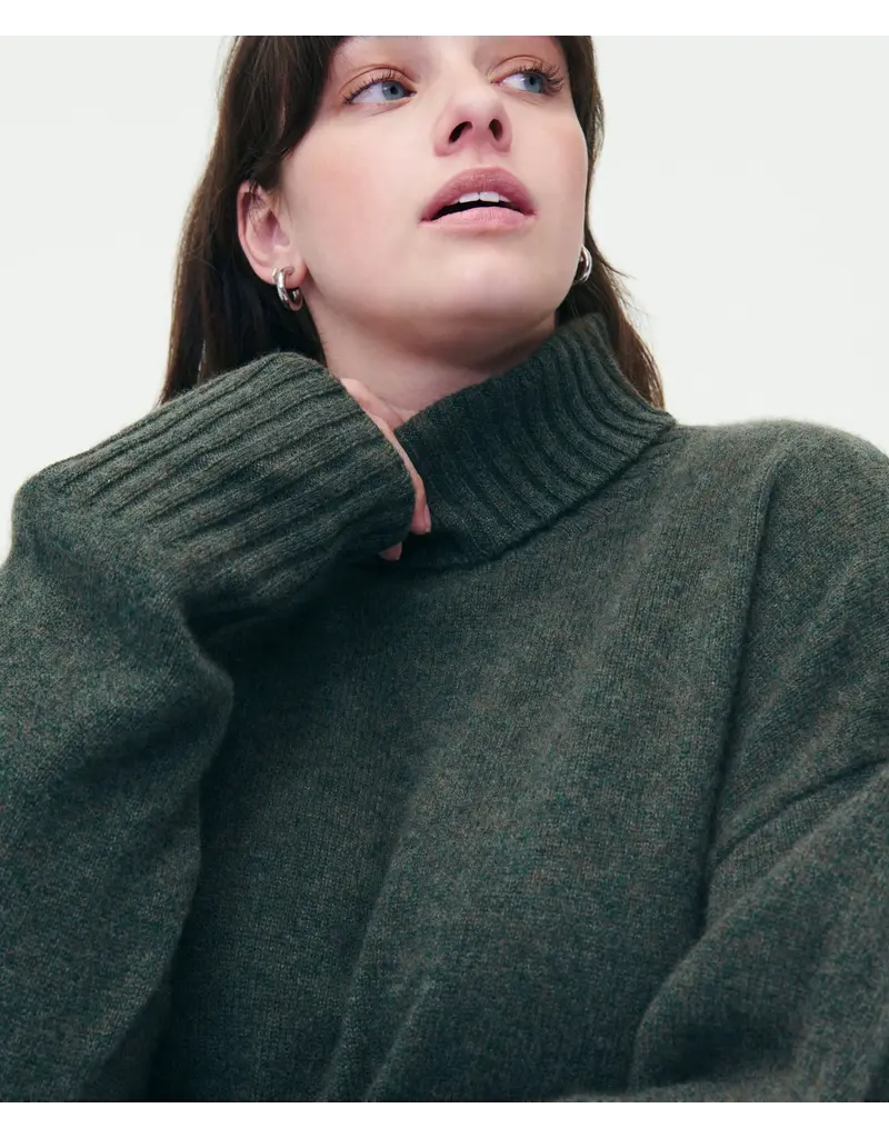 LUXE CASHMERE TURTLENECK TUNIC IN OLIVE