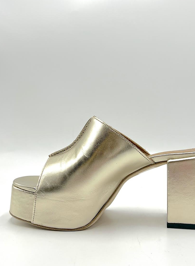 RABAT SANDAL IN PLATINUM