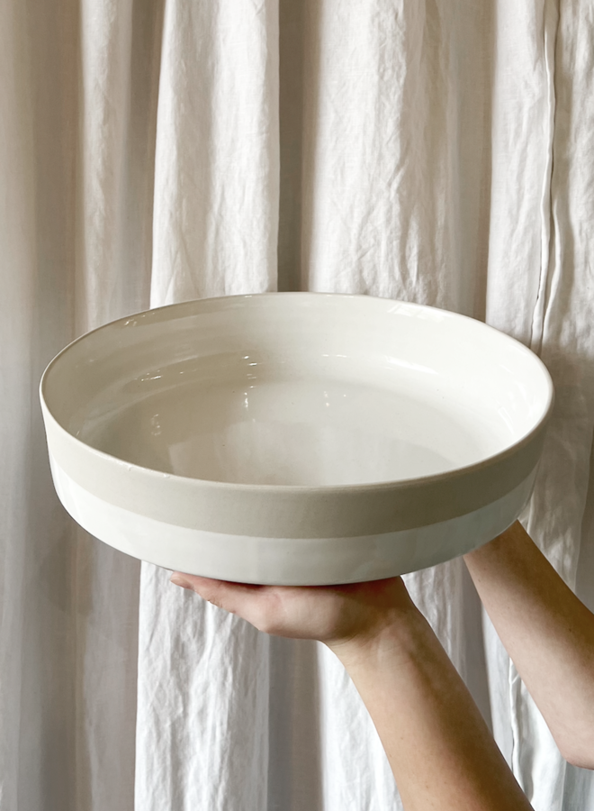 LARGE RIGHT ANGLE BOWL