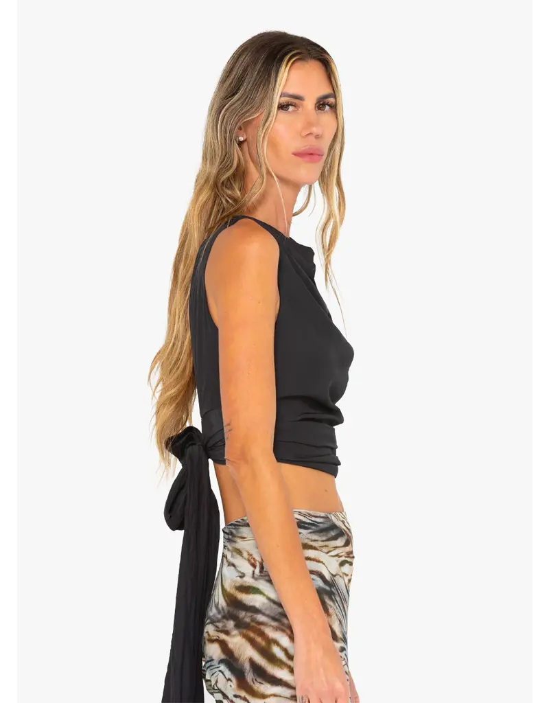 JUST BEE QUEEN ADELINE TOP IN BLACK