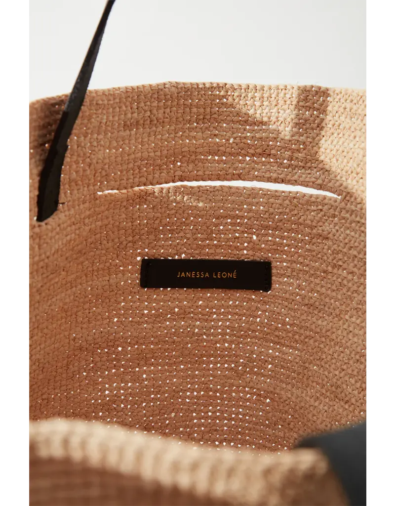 JANESSA LEONÉ TANNER STRAW HANDBAG IN NATURAL
