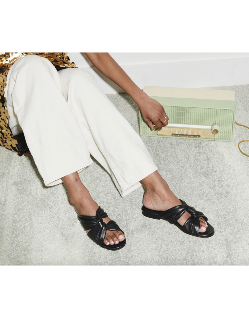 FREDA SALVADOR CARLOTA TWIST SANDAL IN BLACK VEGETABLE CALF