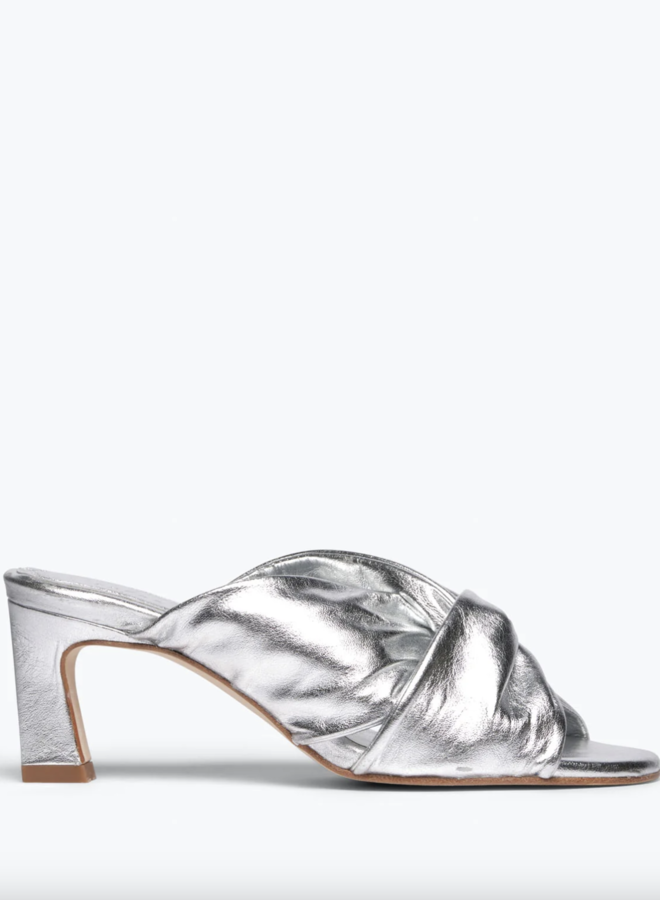 VALENTINA TWIST MID-HEEL SANDAL IN SILVER CALF