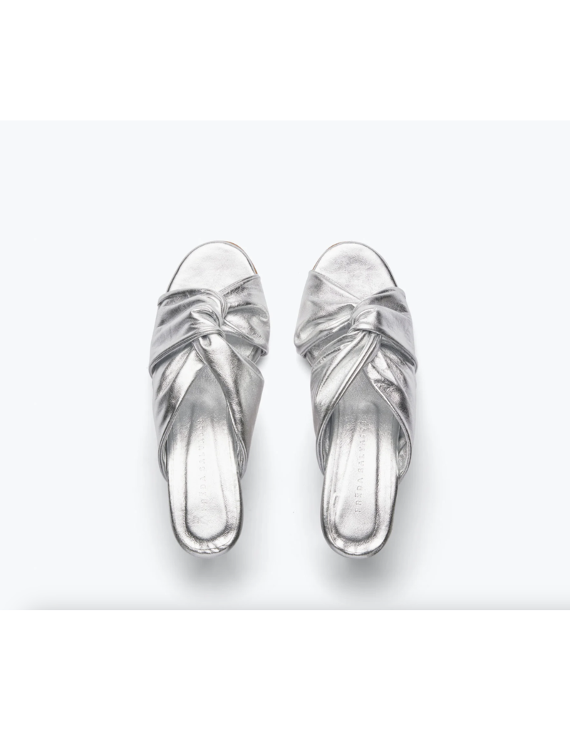 FREDA SALVADOR VALENTINA TWIST MID-HEEL SANDAL IN SILVER CALF