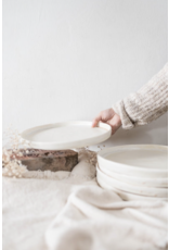 NIIK OPALESCENT RIMMED DINNER PLATES
