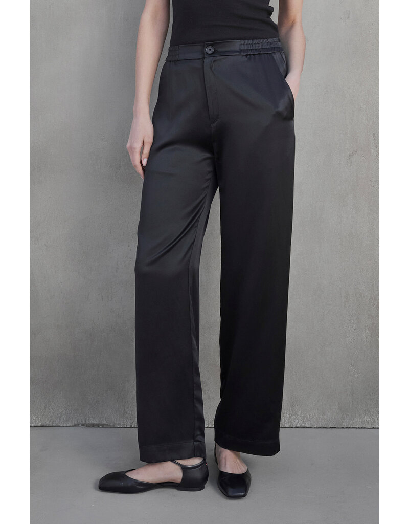 VELVET BY GRAHAM & SPENCER MODEST PANT IN BLACK