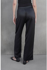 VELVET BY GRAHAM & SPENCER MODEST PANT IN BLACK