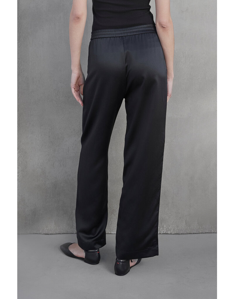 VELVET BY GRAHAM & SPENCER MODEST PANT IN BLACK