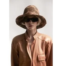 JANESSA LEONÉ TEAGAN BUCKET IN BROWN