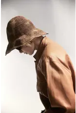 JANESSA LEONÉ TEAGAN BUCKET IN BROWN