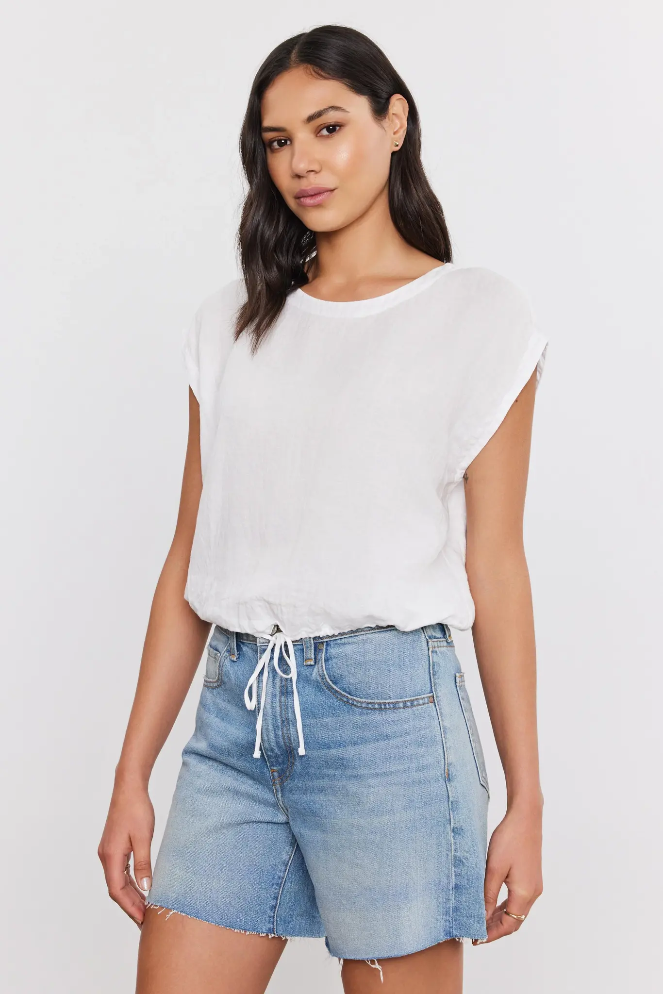 VELVET BY GRAHAM & SPENCER BAYLA LINEN TOP IN WHITE