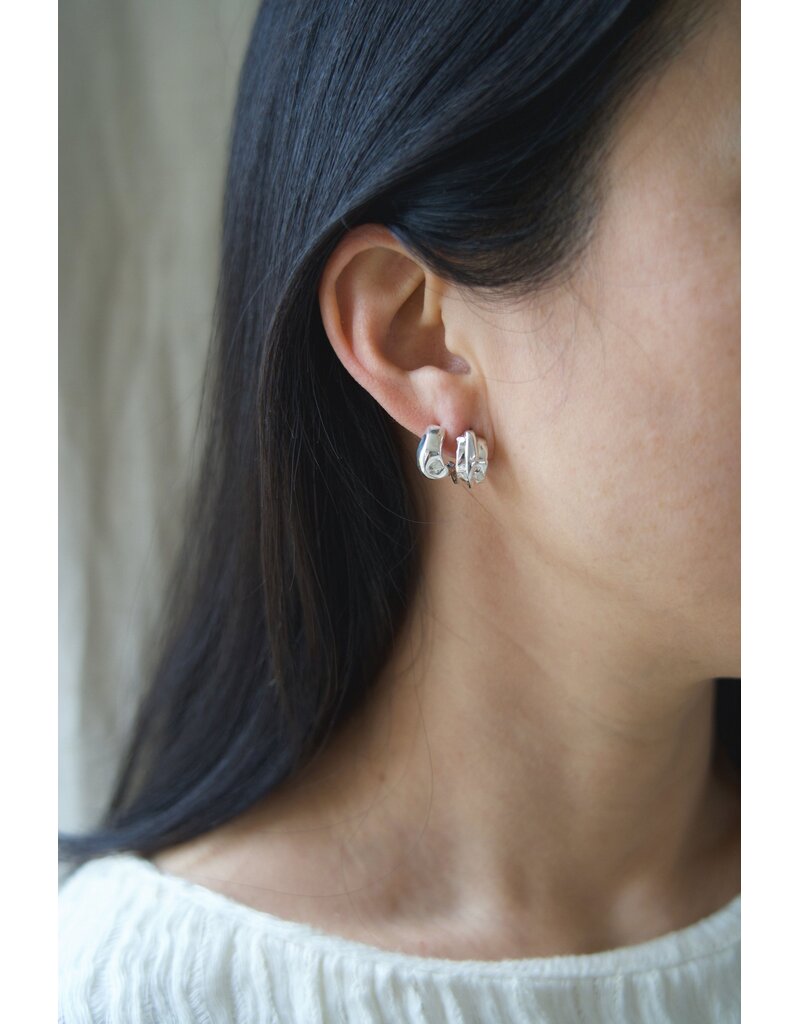 ODETTE PINCH HOOPS IN STERLING