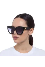 LE SPECS VAMOS SUNGLASSES IN BLACK + SMOKE