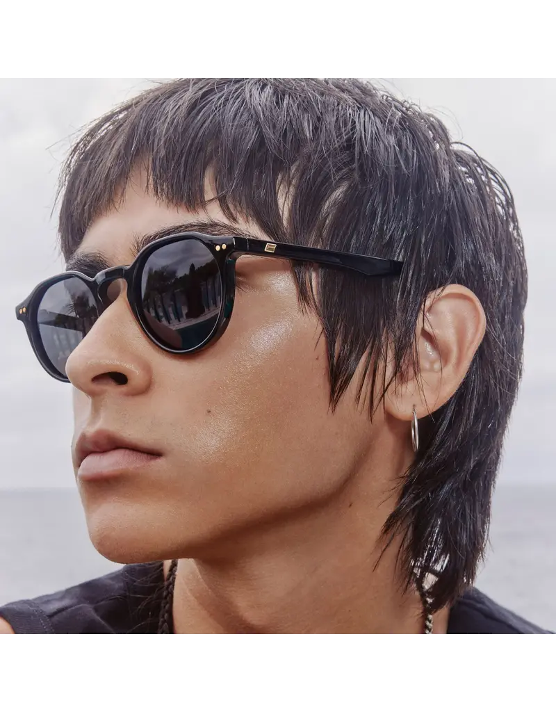LE SPECS GALAVANT SUNGLASSES IN BLACK POLARIZED