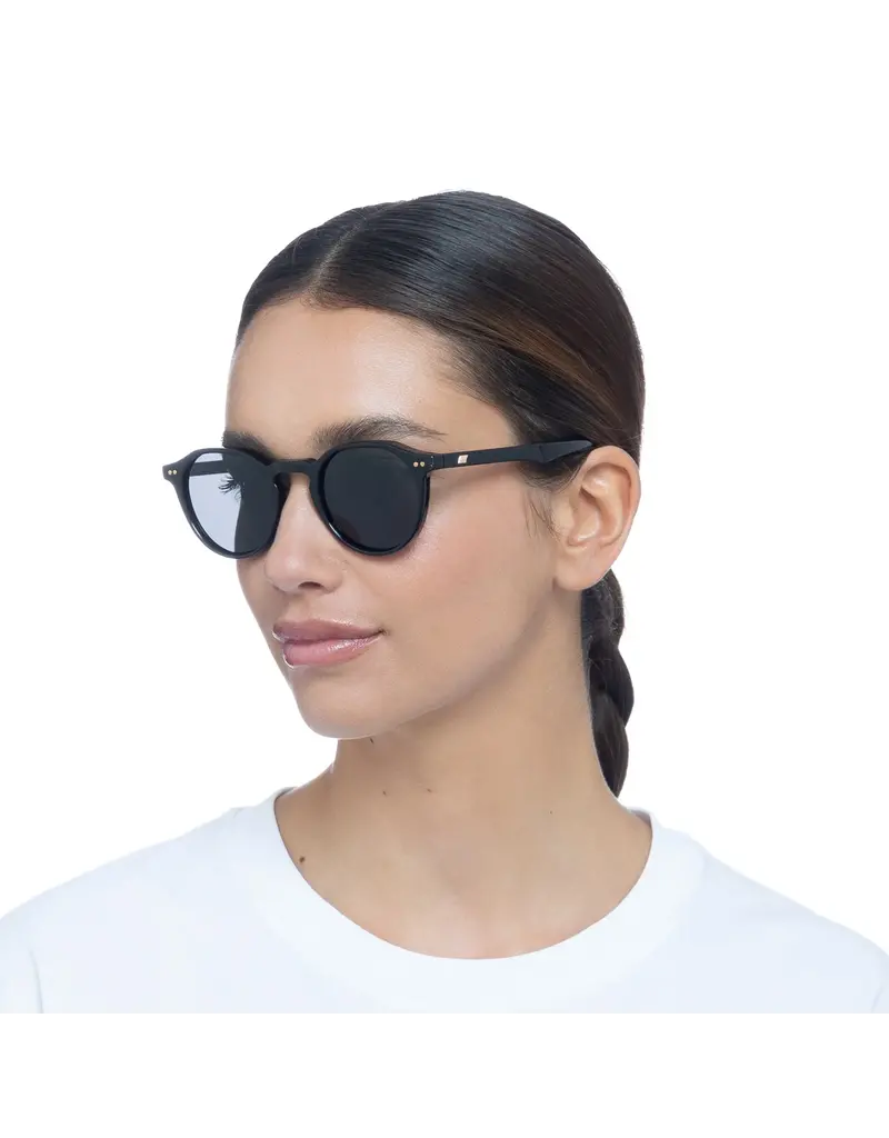 LE SPECS GALAVANT SUNGLASSES IN BLACK POLARIZED