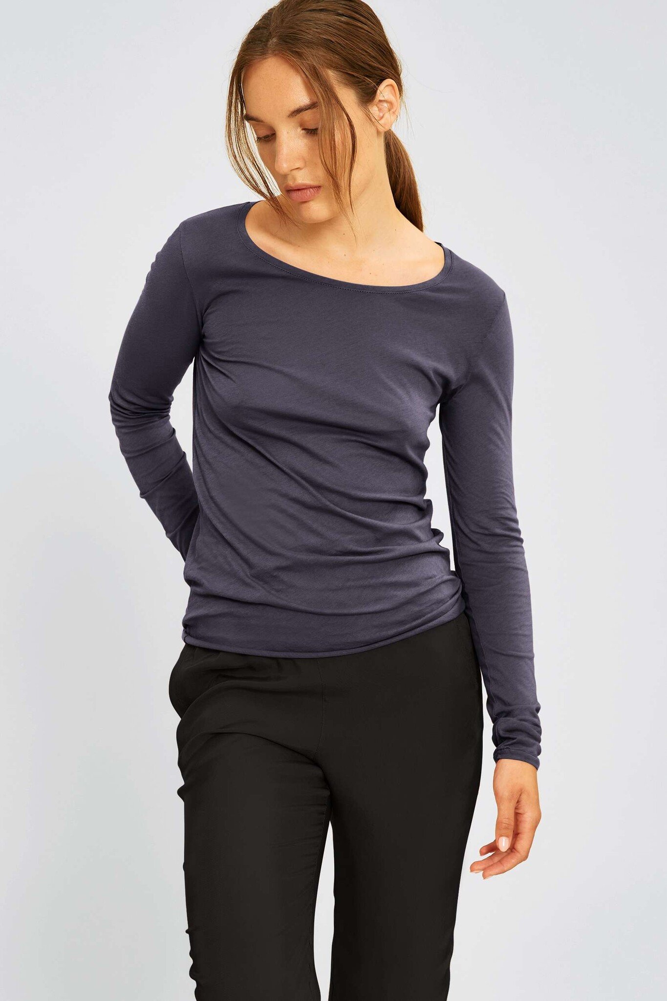 HUMANOID HANYA TEE IN GRAPHITE