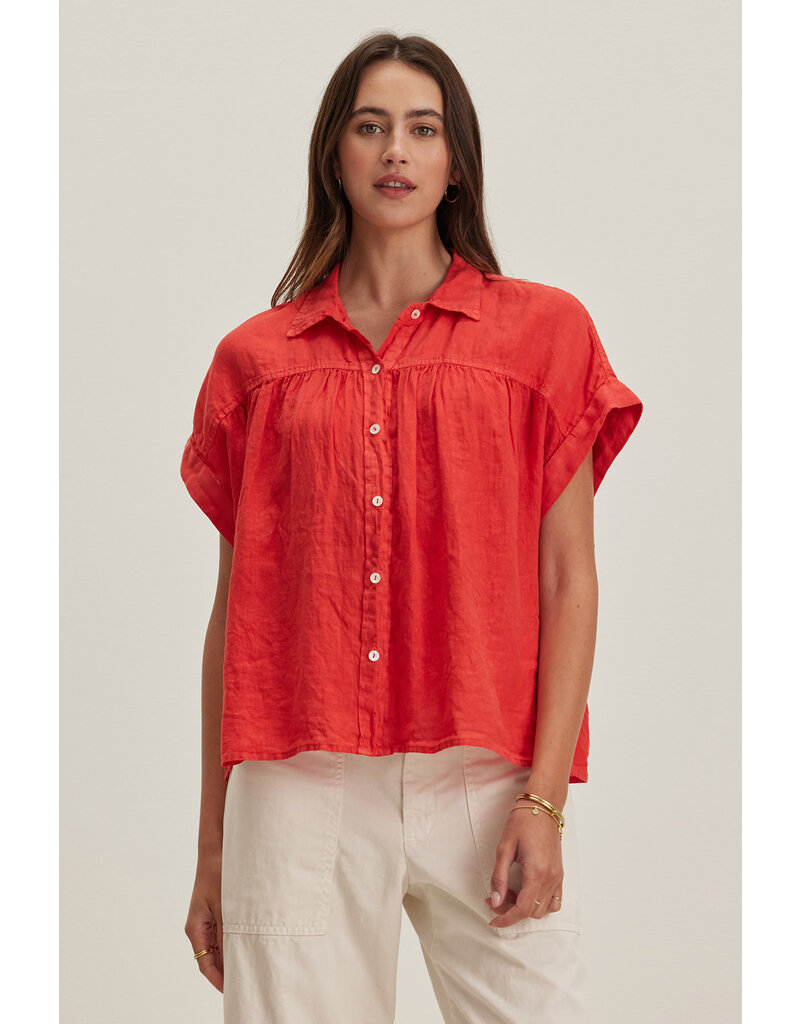 VELVET BY GRAHAM & SPENCER ARIA LINEN TOP IN CHILI