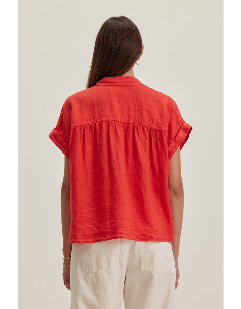 VELVET BY GRAHAM & SPENCER ARIA LINEN TOP IN CHILI