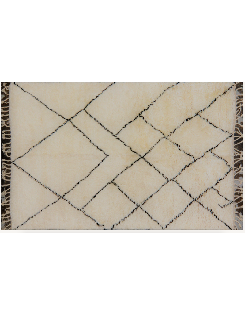 MC186 BLACK & WHITE MOROCCAN RUG 6'1" X 9'2"