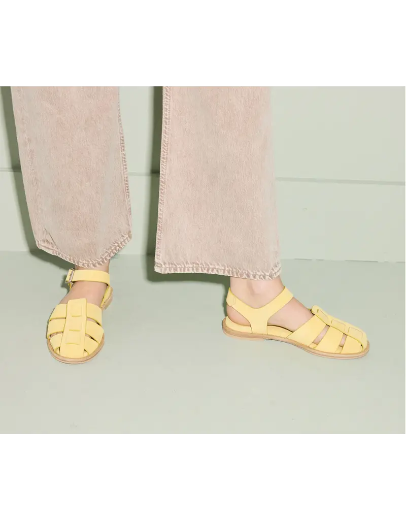 FREDA SALVADOR SERA FISHERMAN SANDAL IN LIMON SUEDE