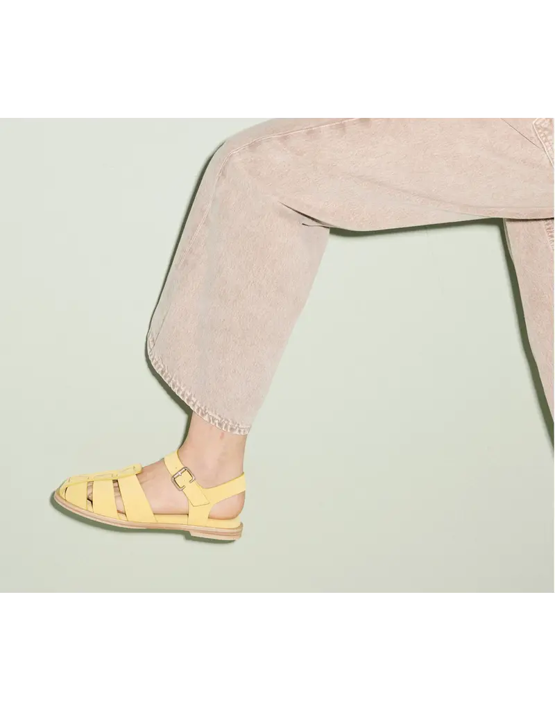 FREDA SALVADOR SERA FISHERMAN SANDAL IN LIMON SUEDE
