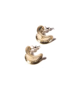ODETTE SMALL ARC HOOP EARRINGS IN BRASS