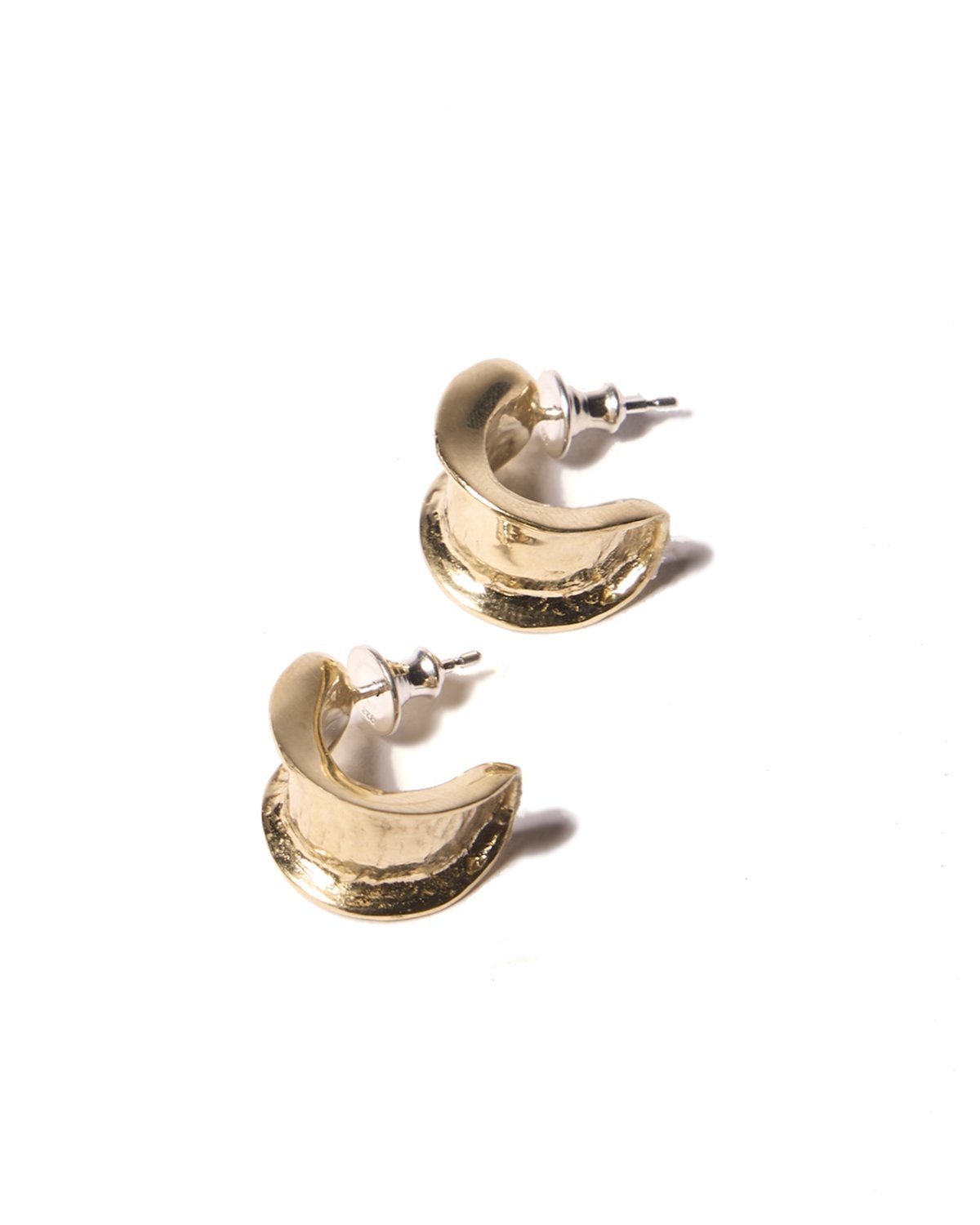 ODETTE SMALL ARC HOOP EARRINGS IN BRASS