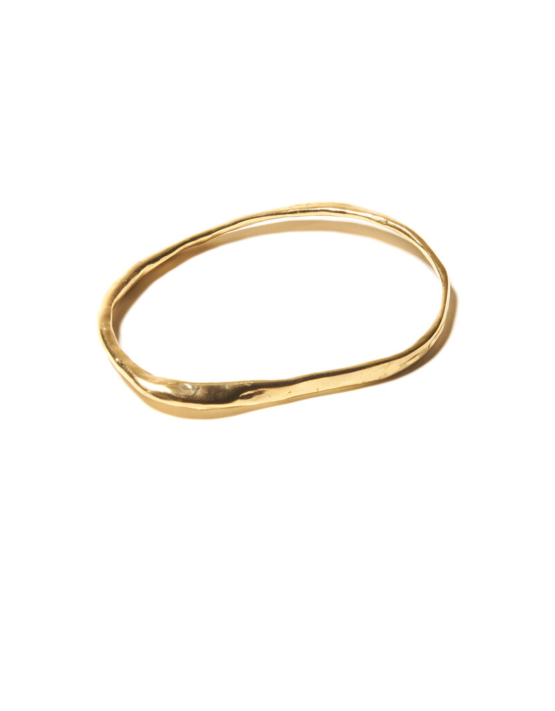 ODETTE OBLIQUE BANGLE IN BRASS